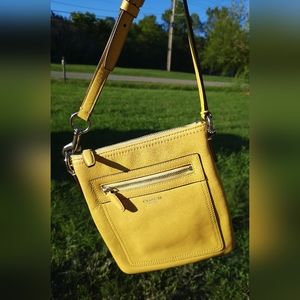 HOST Pick💖 Coach Yellow Crossbody Bag❤